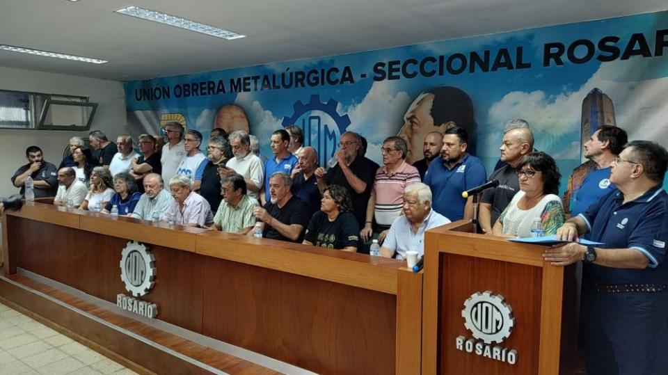 Conferencia de prensa en unidad en la UOM