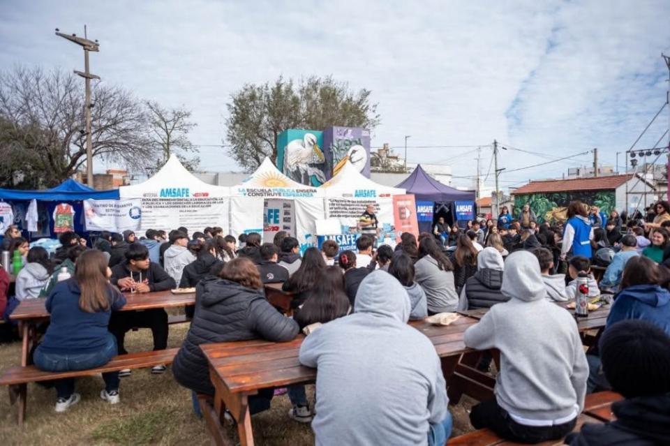Mil Clases en la Carpa Blanca: Villa Constitución 