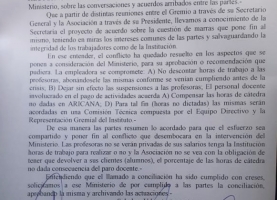 Aricana reintegra a profesoras cesanteadas